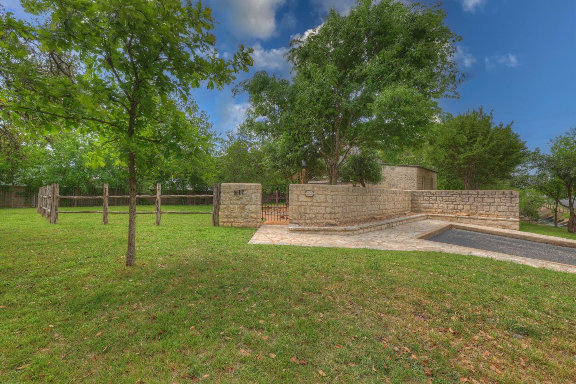 Town Creek Cabin Walk To Main St Vila Fredericksburg Exterior foto